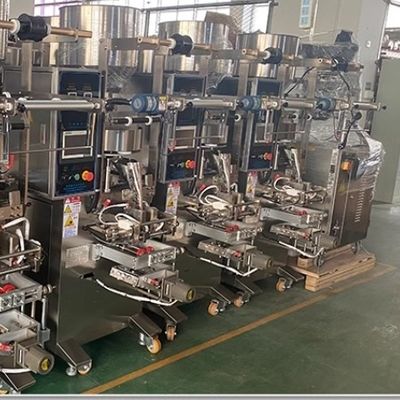 Máquina de embalagem de granulados de pó de várias vias para embalagens em saquetes de 300 kg