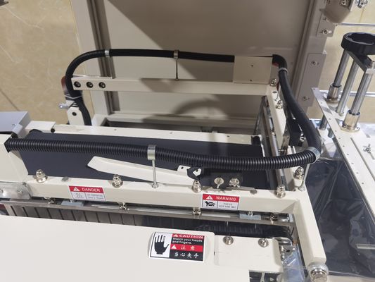 Máquina automática de embalagem de película de rolos de fita de alta velocidade 450L com máquina de embalagem