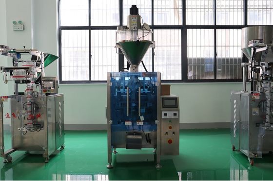 Máquina de embalagem vertical automática de saquetes de pimenta de curry para embalagem em pó de coco seco
