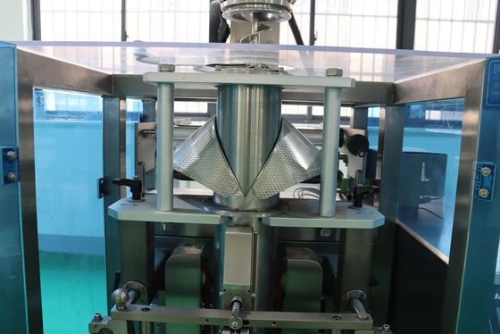 Máquina de embalagem vertical automática de saquetes de pimenta de curry para embalagem em pó de coco seco