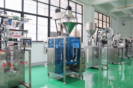 Máquina de verificação de vídeo de suporte Embalagem totalmente automática de farelo de mandioca farinha de trigo Máquina de embalagem de pó vertical