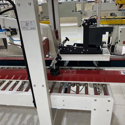 Maximizar a produtividade com a nossa máquina de vedação de cartão de trabalho 7-8 cartões / min