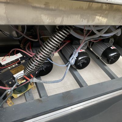 Máquina de vácuo de câmara dupla semiautomática fácil de operar para embalagens pequenas