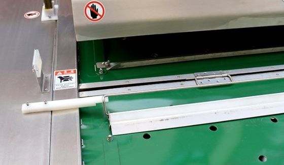 Máquina de embalagem a vácuo de foie gras com 2 a 6 ciclos/min velocidade de embalagem e bomba a vácuo