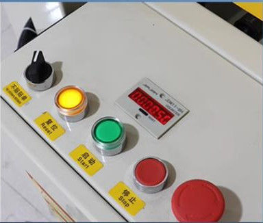 Máquina de vedação e rotulagem de caixas de cartão de direita e esquerda para caixas de tamanho médio
