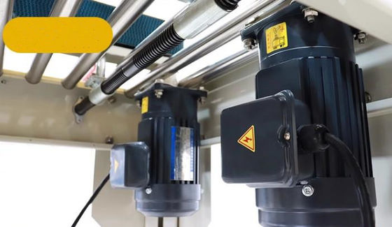 Máquina de vedação de caixas de cartão de caixas semiautomáticas de 400W com direção esquerda para direita
