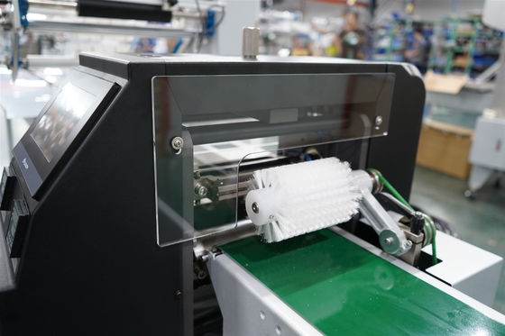 Máquina de embalagem de almofadas horizontais multifuncionais para bolinhos, padaria e vegetais