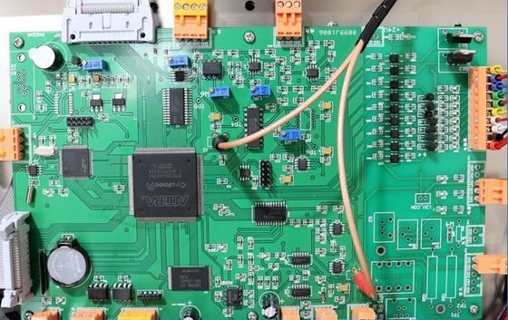 Impressora automática de carimbo de data CIJ para sacos/garrafas de plástico para animais de estimação em lojas de alimentos e bebidas