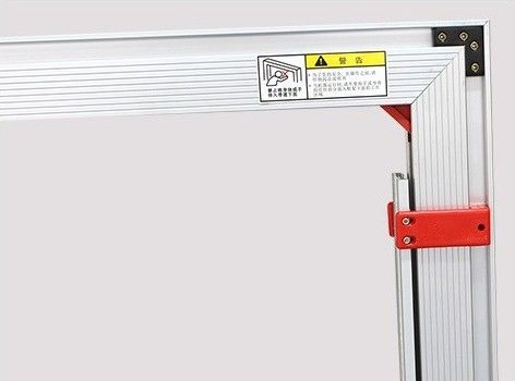 Máquina automática de amarração elétrica com altura de mesa de 75 cm e tensão de 380V/50HZ