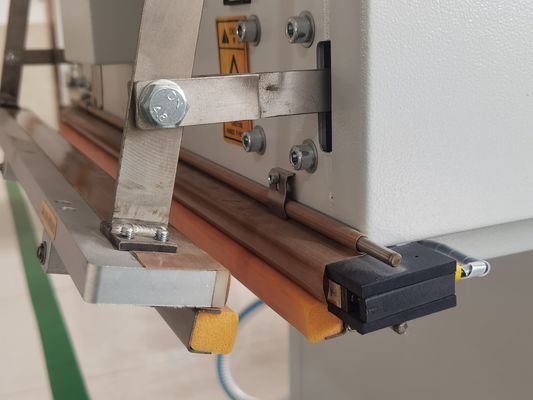 Máquina pneumática de vedação por vácuo externo para grãos de café pesados em sacos de filme