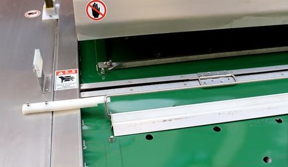 Máquina de vedação a vácuo de banda única YF-1000 automática de rolamento contínuo para alimentos