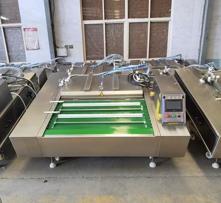 Máquina avançada de embalagem de cinturão transportador a vácuo para queijo de carne e frango integral