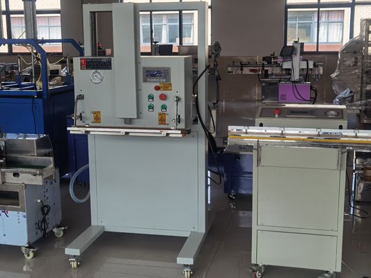 Máquina de embalagem a vácuo em forma de tijolo de 20 kg com barra de vedação elevadora de 700B Cat Litter