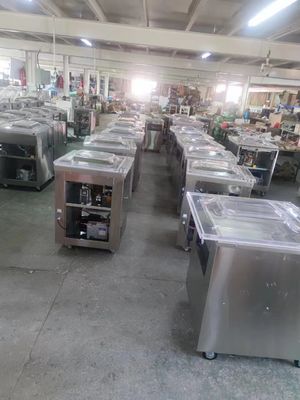 Máquina automática de embalagem a vácuo para embalagem em sacos de camarão seco e salmão fumado