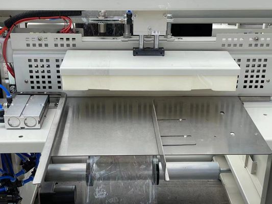 TFB650 Máquina de embalagem de filmagem de compressão por calor de garrafas de alta velocidade com consumo